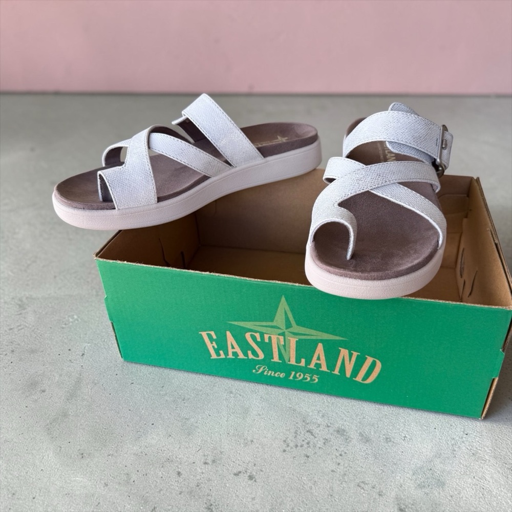 NIB Eastland 1955 Edition Port Clyde Sandals - Picture 2 of 5